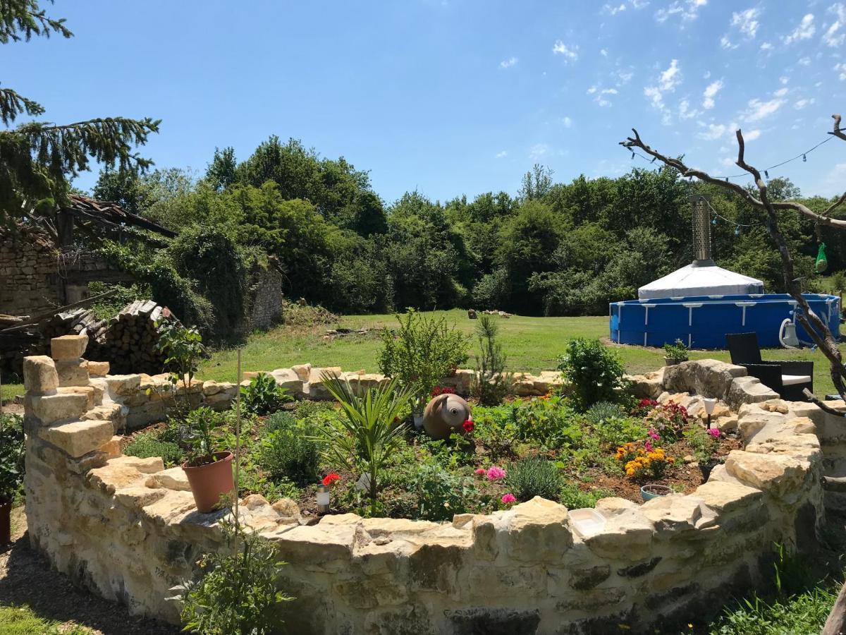 French Fields Luxury Glamping Original Mongolian Yurt Ξενοδοχείο Le-Vieux-Cerier Εξωτερικό φωτογραφία