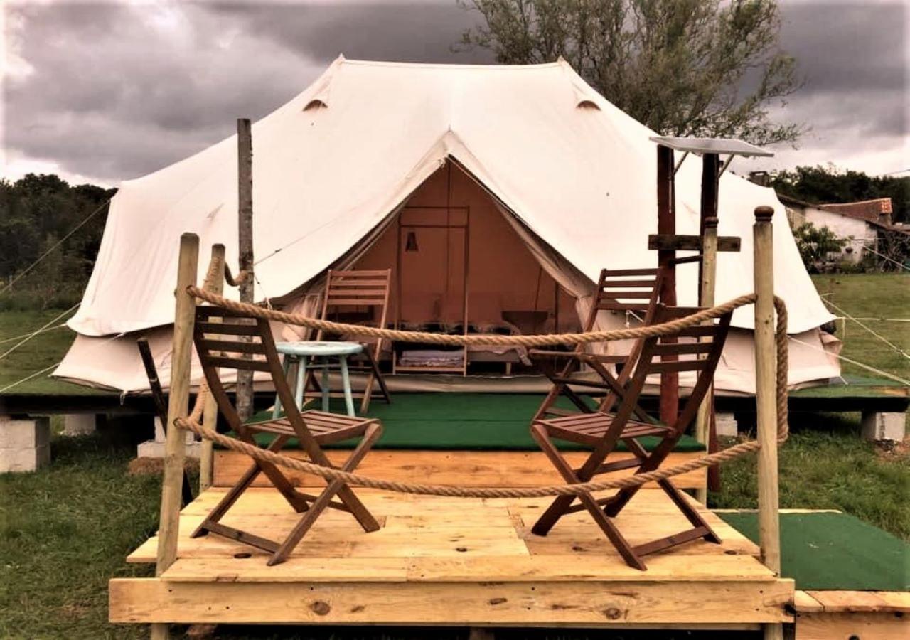 French Fields Luxury Glamping Original Mongolian Yurt Ξενοδοχείο Le-Vieux-Cerier Εξωτερικό φωτογραφία