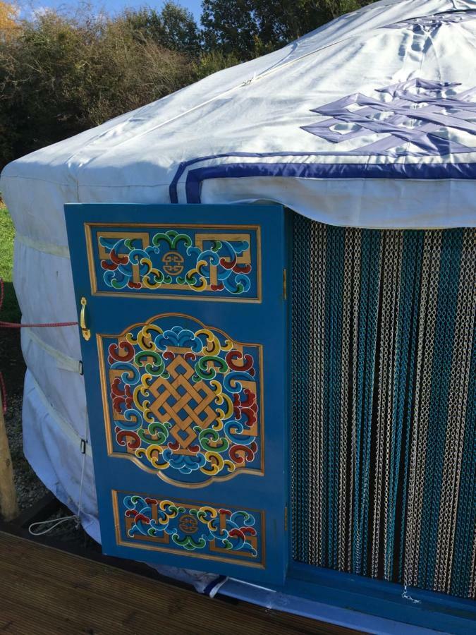 French Fields Luxury Glamping Original Mongolian Yurt Ξενοδοχείο Le-Vieux-Cerier Εξωτερικό φωτογραφία