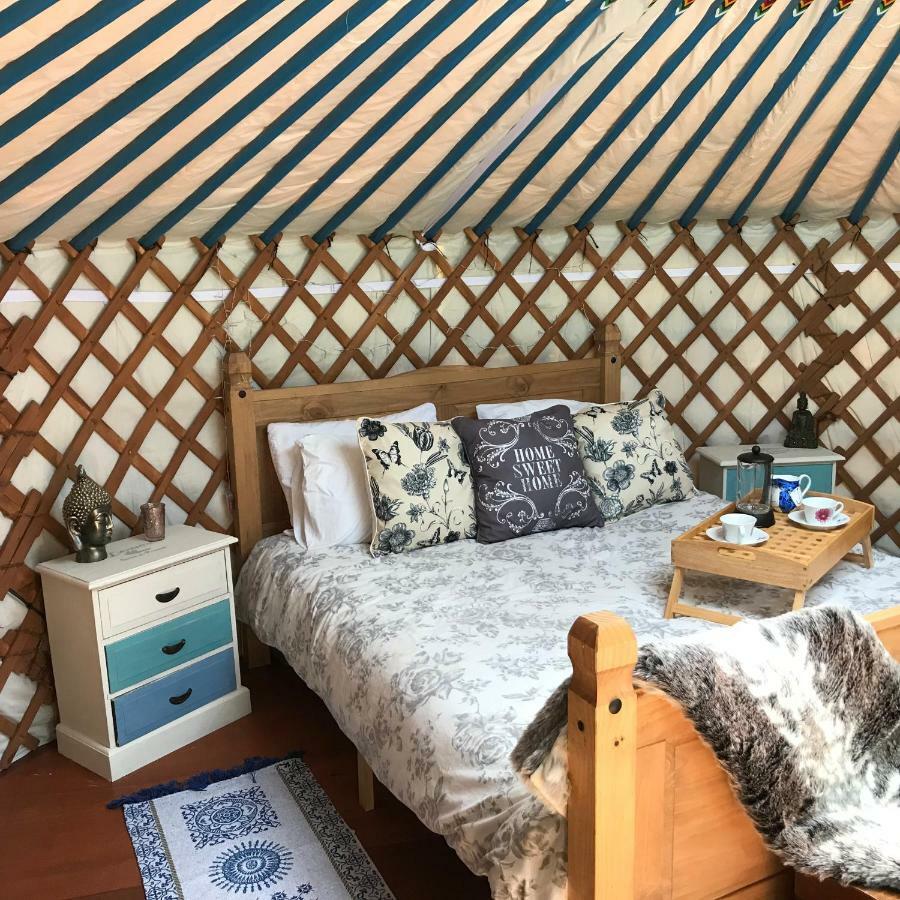 French Fields Luxury Glamping Original Mongolian Yurt Ξενοδοχείο Le-Vieux-Cerier Εξωτερικό φωτογραφία
