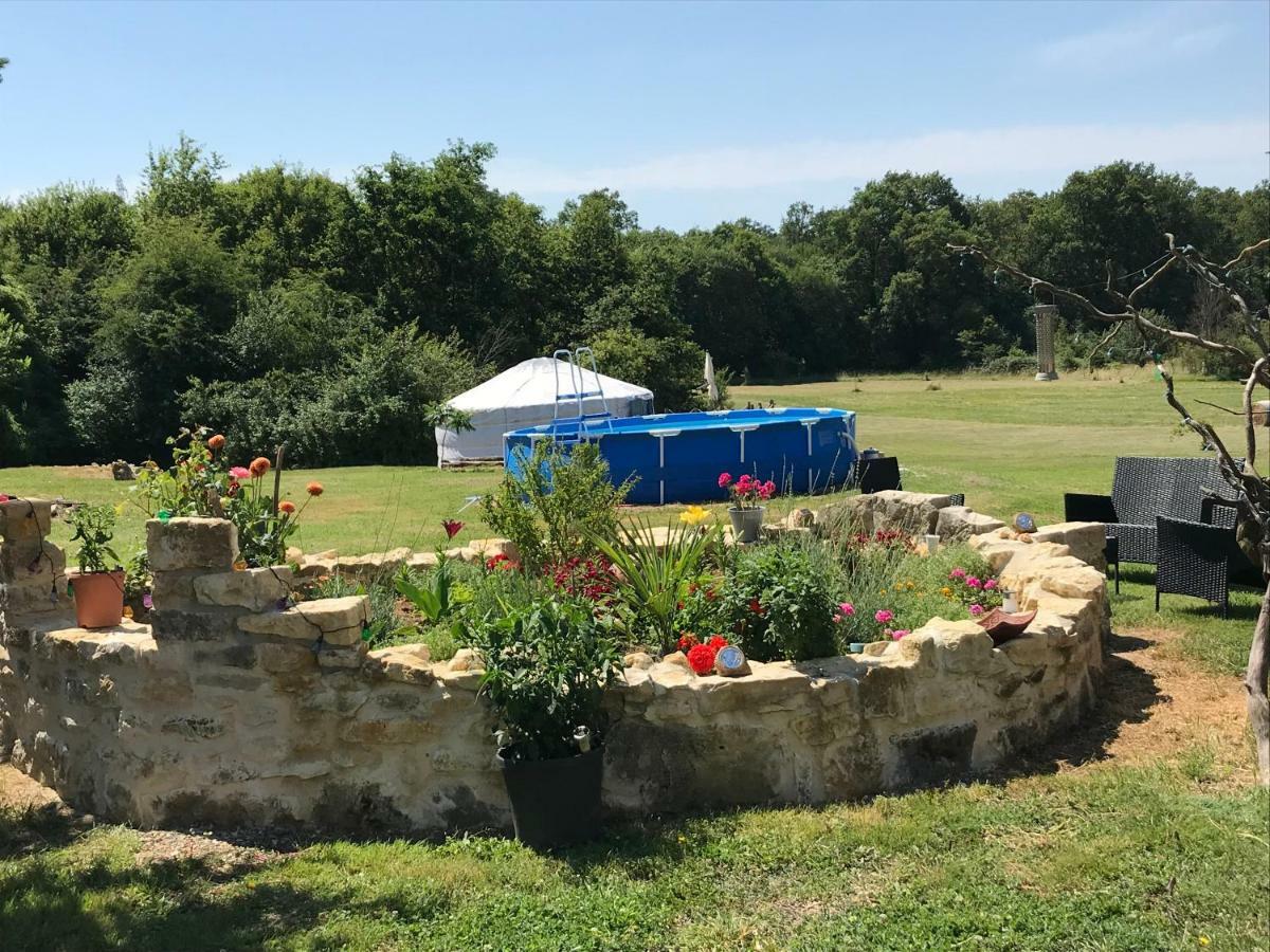 French Fields Luxury Glamping Original Mongolian Yurt Ξενοδοχείο Le-Vieux-Cerier Εξωτερικό φωτογραφία